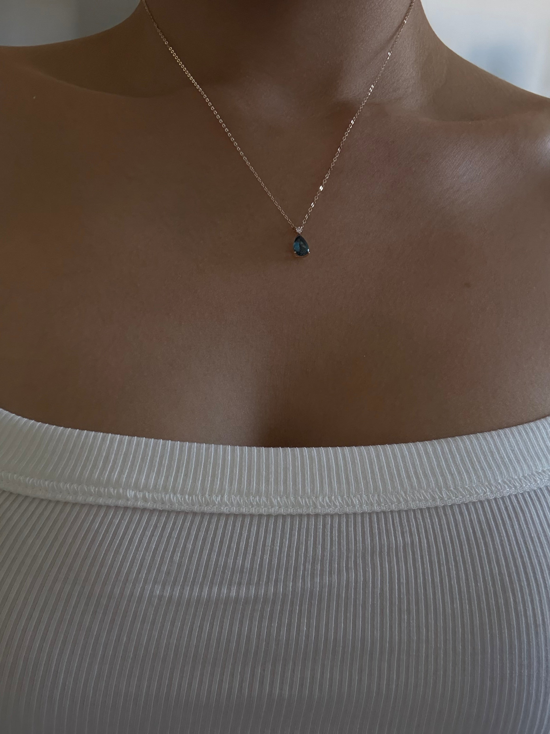 Jasmine Necklace - 9k Gold
