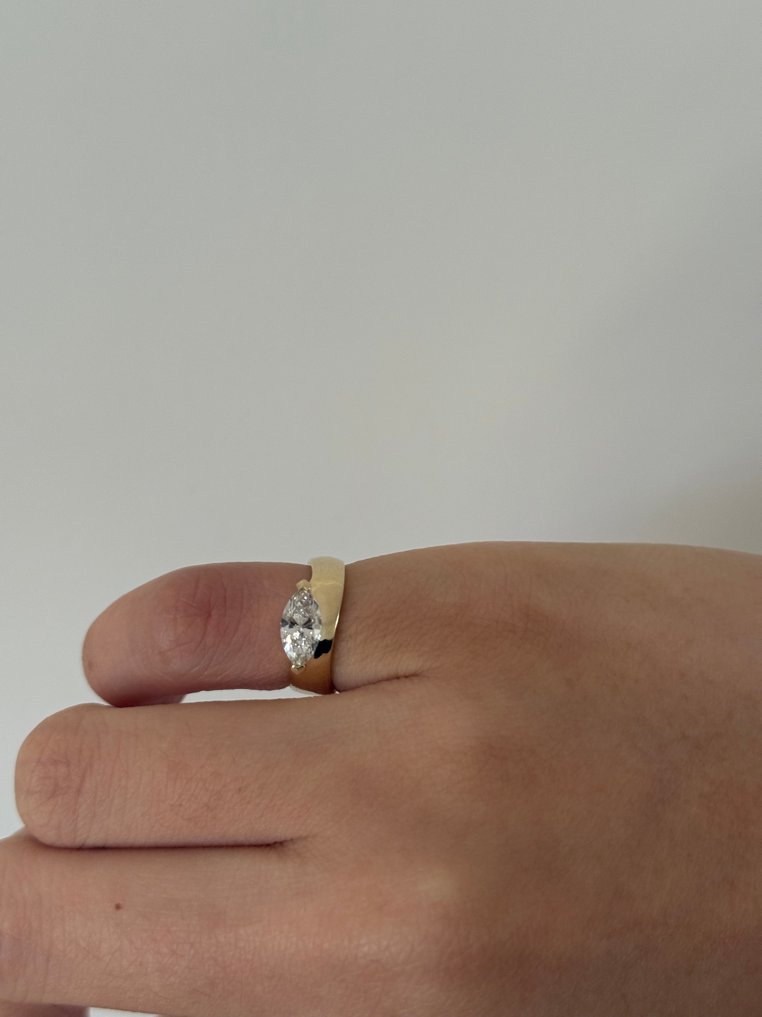 Aria Pinky Ring - 9k gold