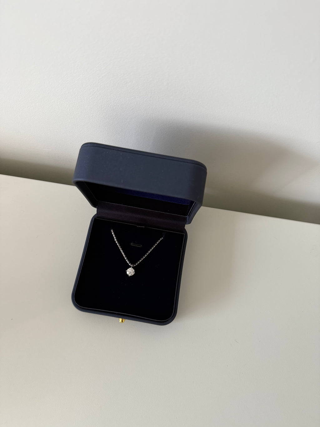 Noa necklace - 18k white gold